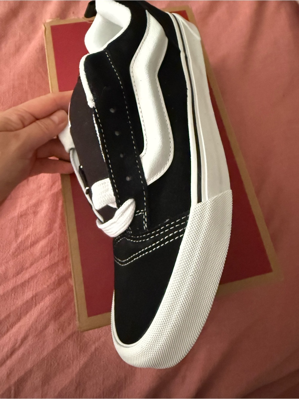 VANS Knu Skool Black/White
Cotton Lace-Up Sneakers Men's
US 10.5 Women's 12